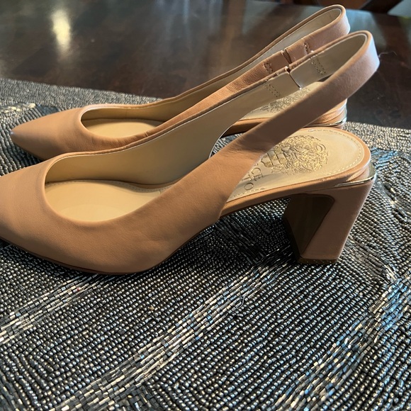 Vince Camuto Hamden pointed toe sling back heel. - Picture 1 of 6